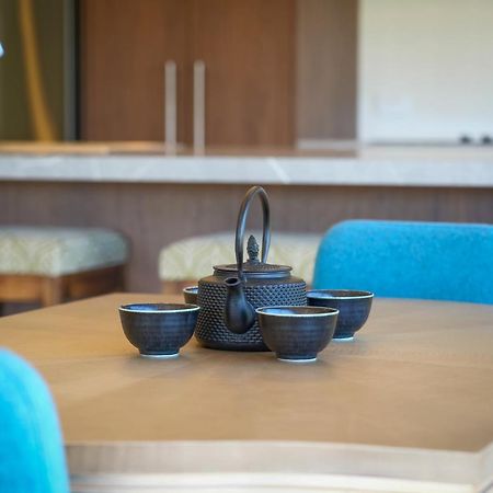 Parehua Resort Мартинборо Экстерьер фото A tea set