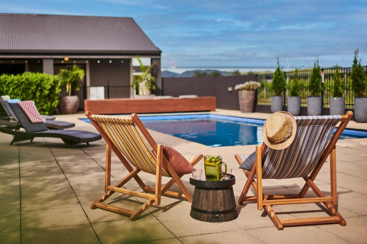 Parehua Resort Мартинборо Экстерьер фото Rooftop pool at the Hotel