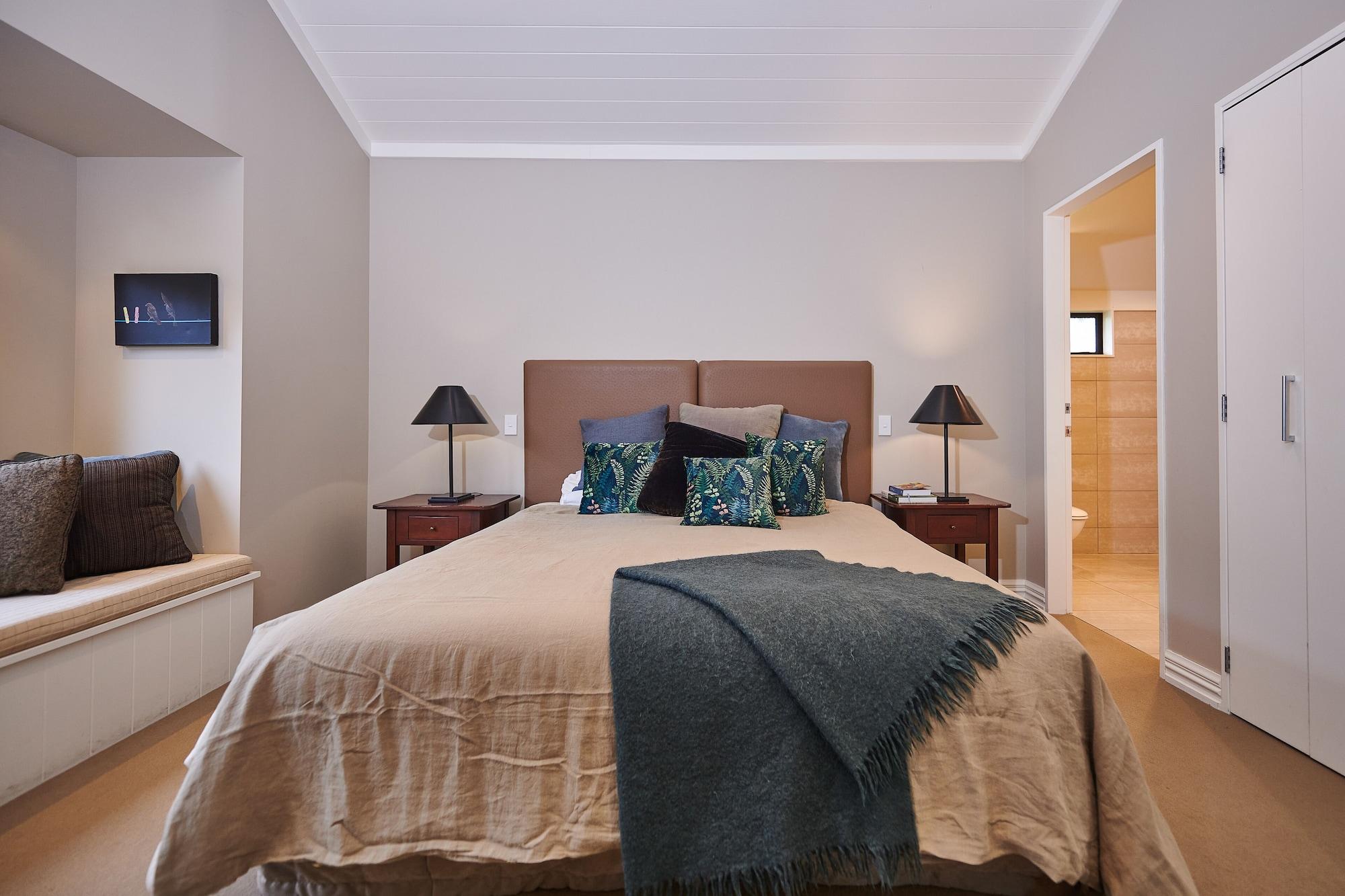 Parehua Resort Мартинборо Экстерьер фото A bedroom