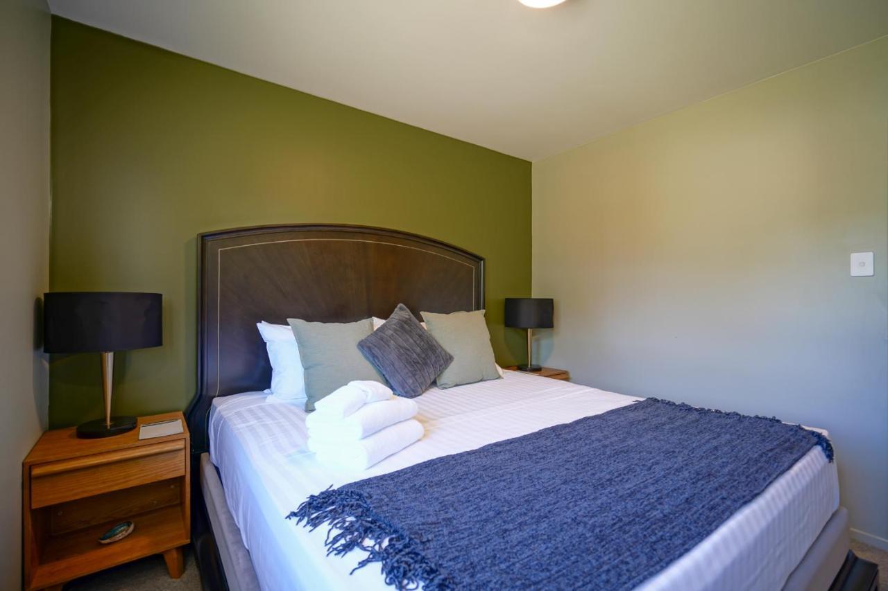 Parehua Resort Мартинборо Экстерьер фото A bedroom