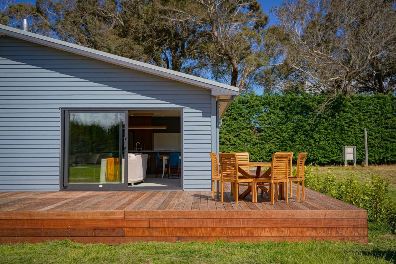 Parehua Resort Мартинборо Экстерьер фото A deck in New Zealand