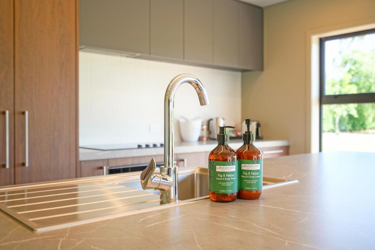 Parehua Resort Мартинборо Экстерьер фото A kitchen faucet