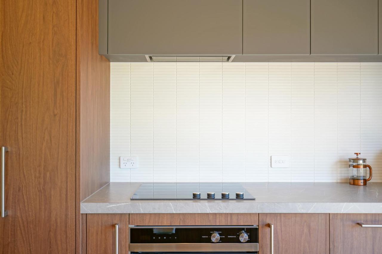 Parehua Resort Мартинборо Экстерьер фото A kitchen with a built-in oven