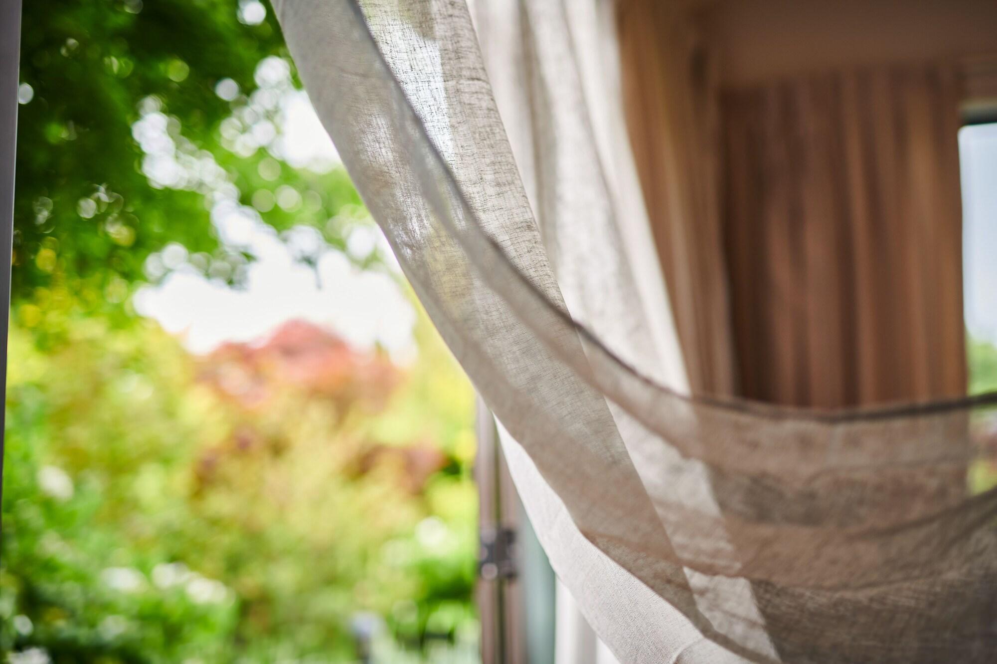 Parehua Resort Мартинборо Экстерьер фото A curtain