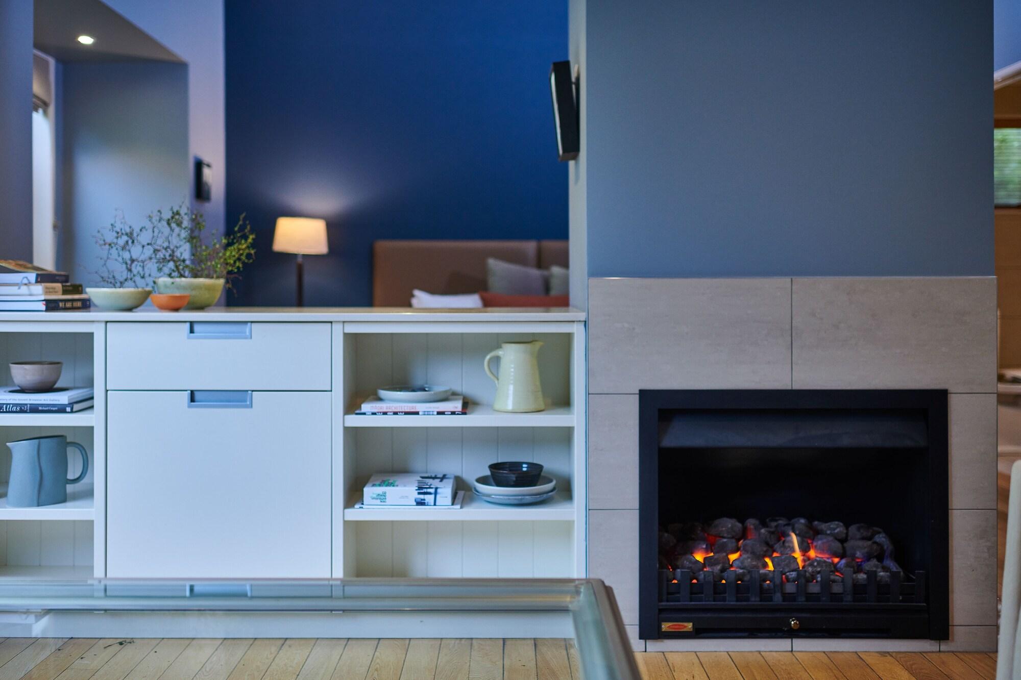 Parehua Resort Мартинборо Экстерьер фото A gas fireplace